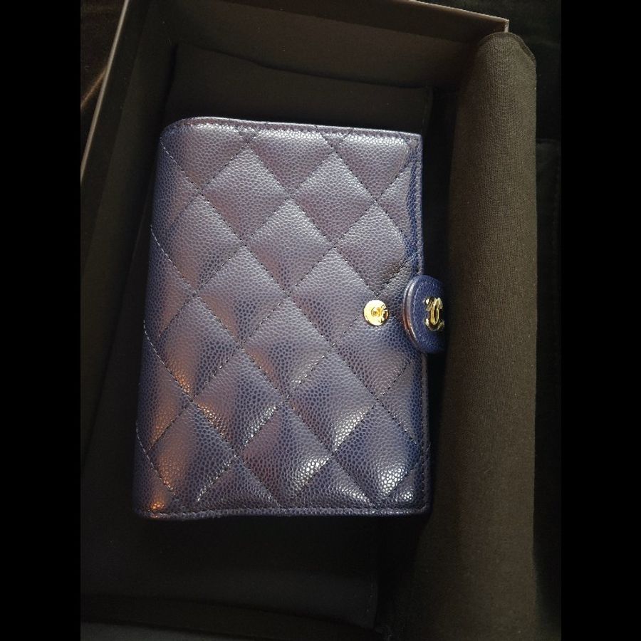 Chanel 經典雙C菱格紋多層錢包謢照夾藍色-4