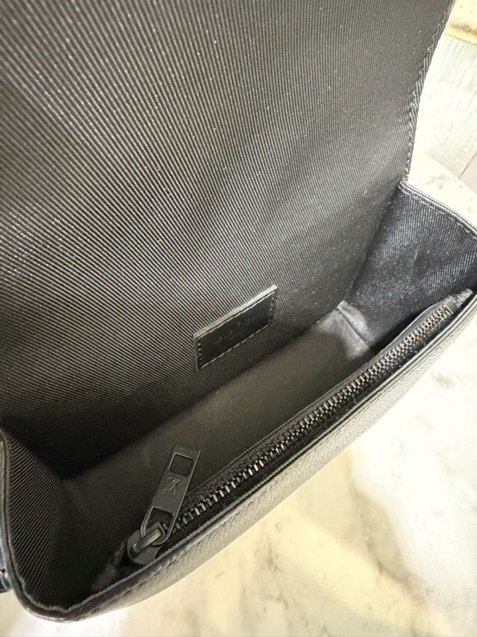 LV 黑牛皮Aerogram黑釦下蓋磁吸斜背包M82085-5