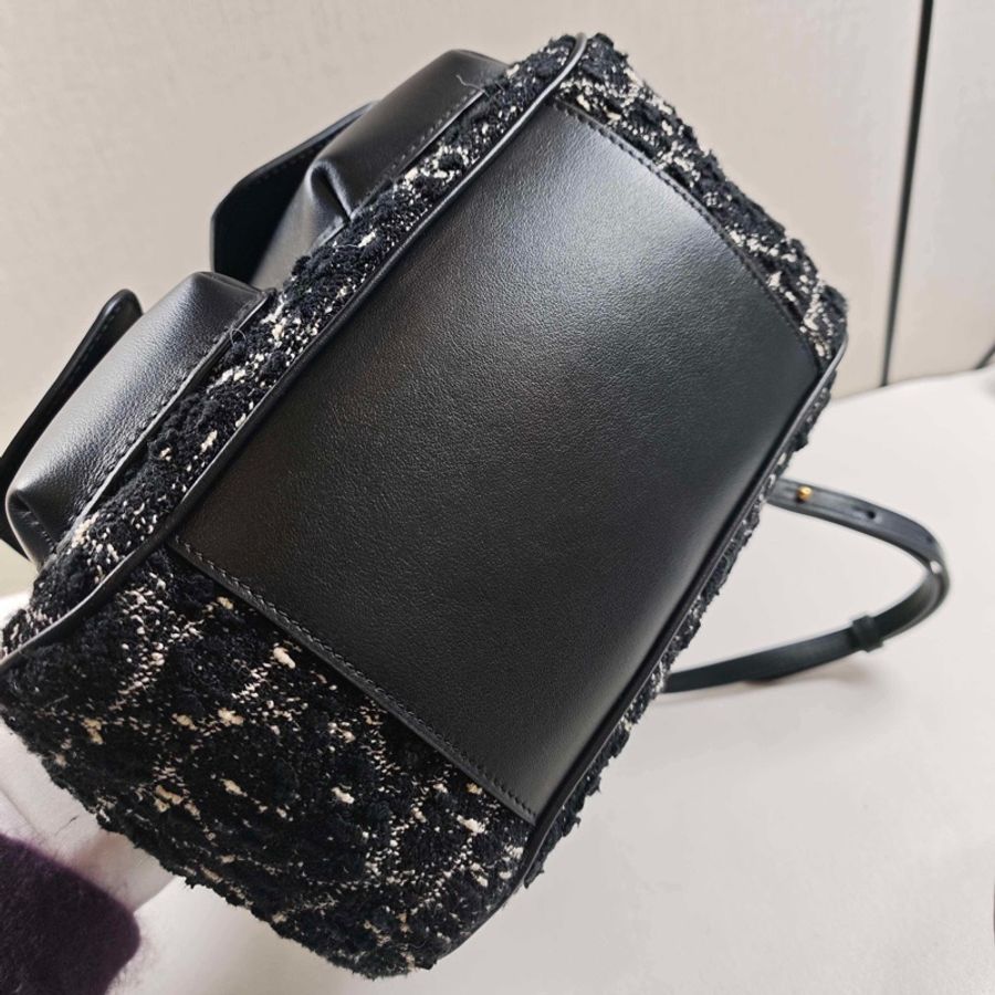 迪奧/Dior 中號 Dior Caro Multicarry 雙肩背包斜挎包 黑色粗花呢白色藤格紋圖案 金扣-5