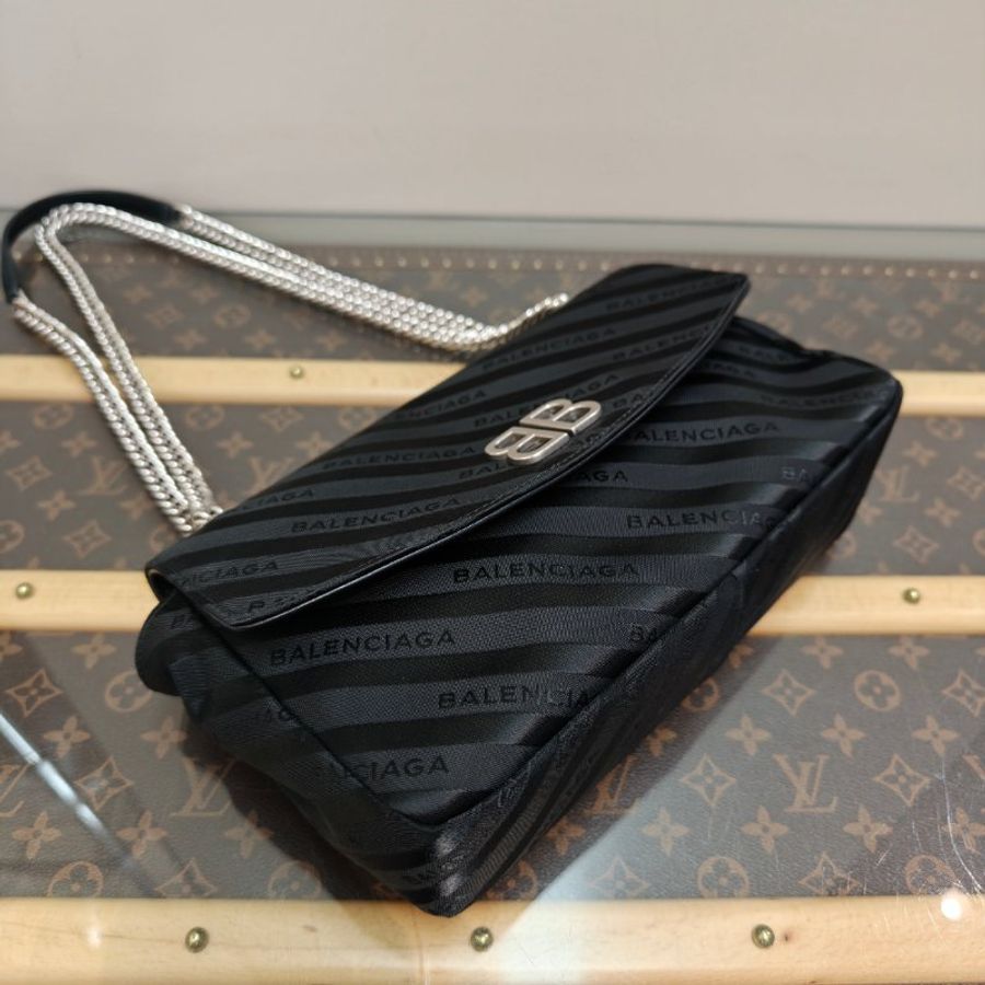 BALENCIAGA/巴黎世家LockRound黑銀尼龍緞面單肩斜挎包-4