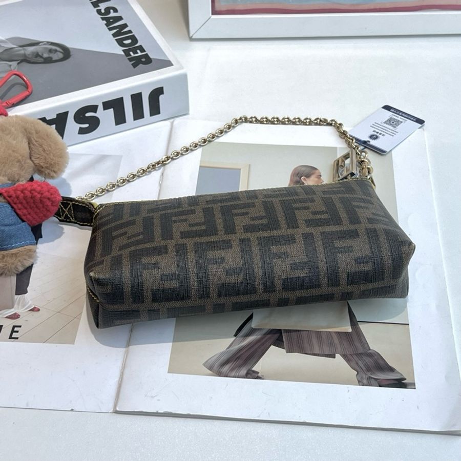 Fendi 芬迪 老花麻將腋下包 底長20-3
