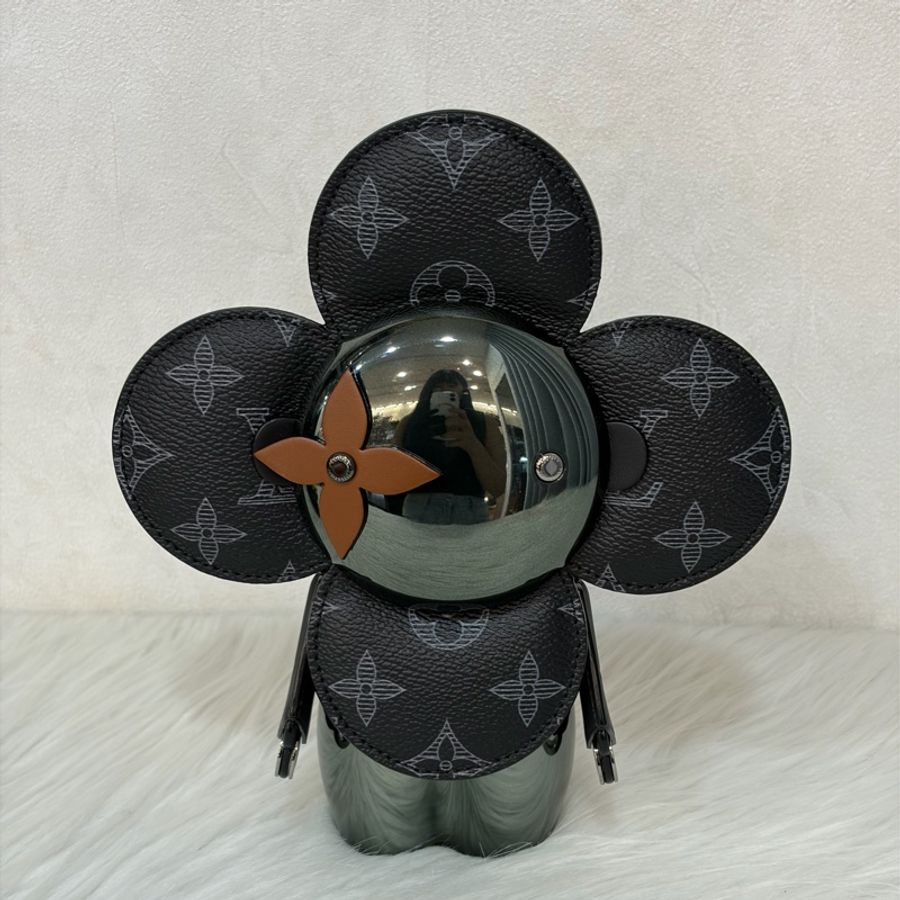 LV GI0284 Vivienne METAL KAKI KIM JONES 黑花花朵星球公仔金屬人偶-2