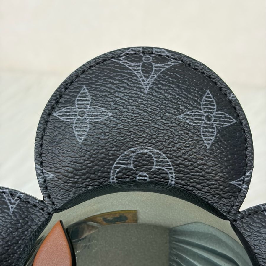 LV GI0284 Vivienne METAL KAKI KIM JONES 黑花花朵星球公仔金屬人偶-13