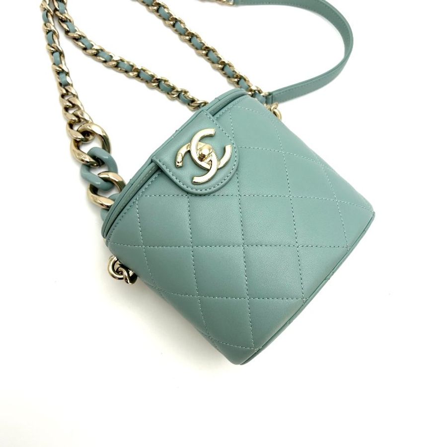 CHANEL VanityCase薄荷綠 圓桶肩背斜背化妝包 15*13*10 98新配件保卡塵袋-3