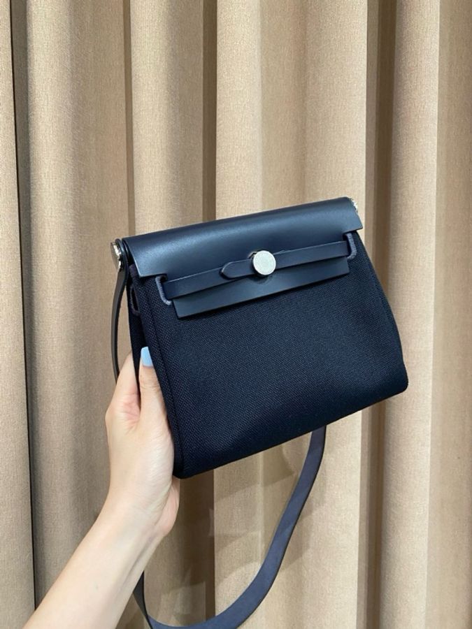 Herbag mini 黑色拼深藍 銀扣-0
