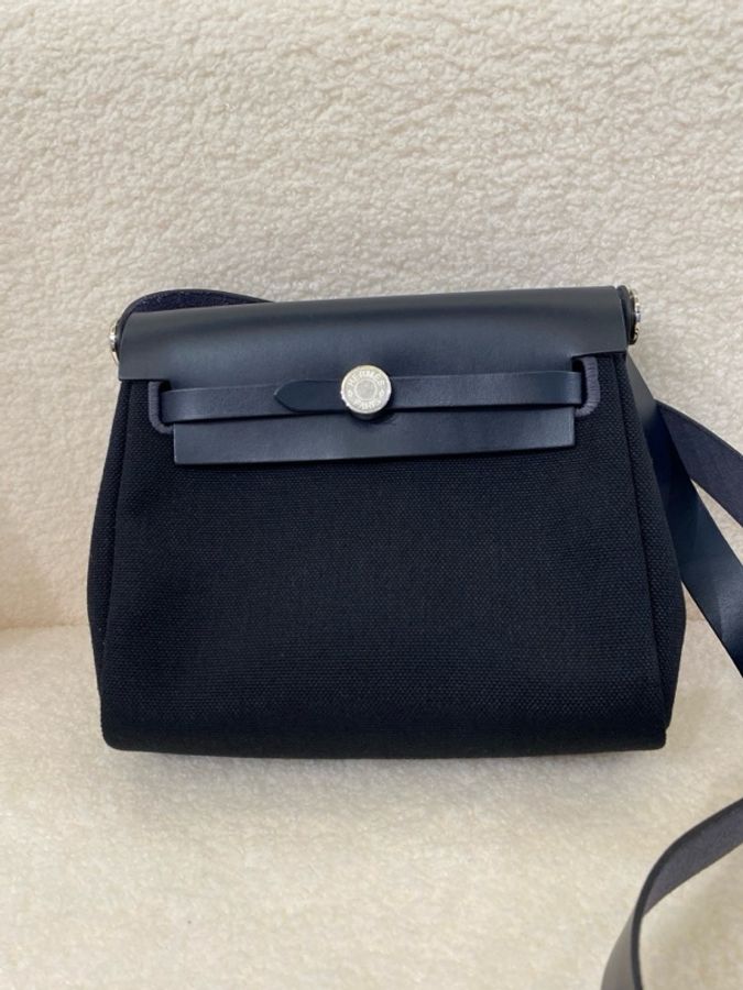 Herbag mini 黑色拼深藍 銀扣-1