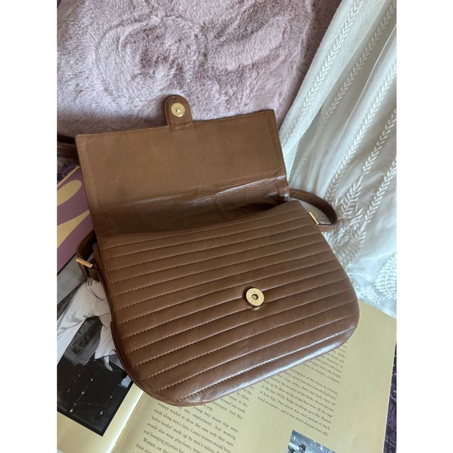 紀梵希 Givenchy 日本中古 絕版 古董 Vintage 4G 絎縫皮革翻蓋包 中古包 斜挎包-14