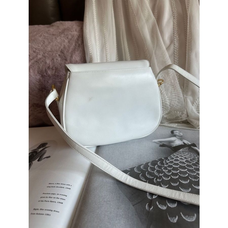 紀梵希 Givenchy 日本中古 絕版 古董 Vintage 白雪公主 Box 皮 絕美復古金扣 馬鞍包 斜背包-5