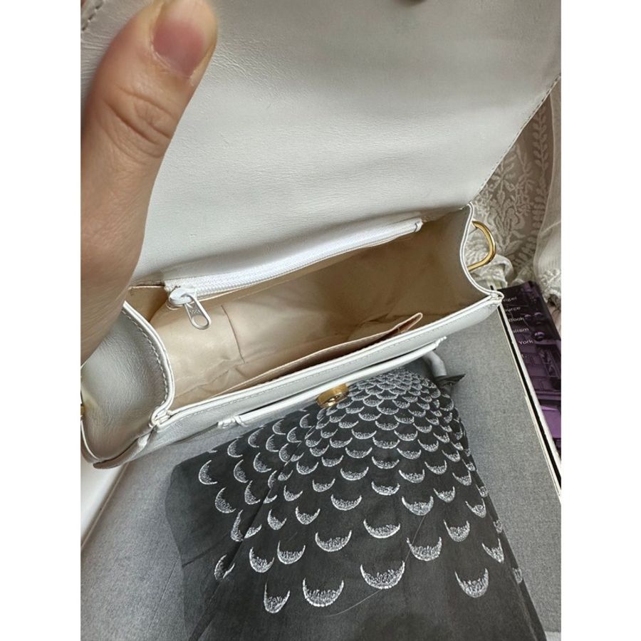 紀梵希 Givenchy 日本中古 絕版 古董 Vintage 白雪公主 Box 皮 絕美復古金扣 馬鞍包 斜背包-12