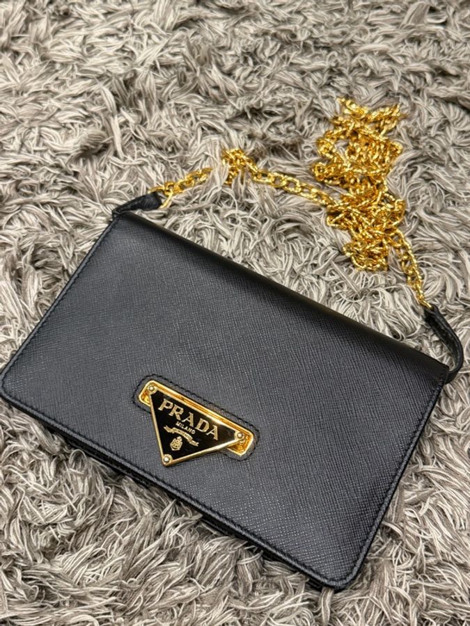 PRADA 普拉達 Saffiano 穿釦三角牌防刮牛皮雙層手拿/鍊包(黑色)-0