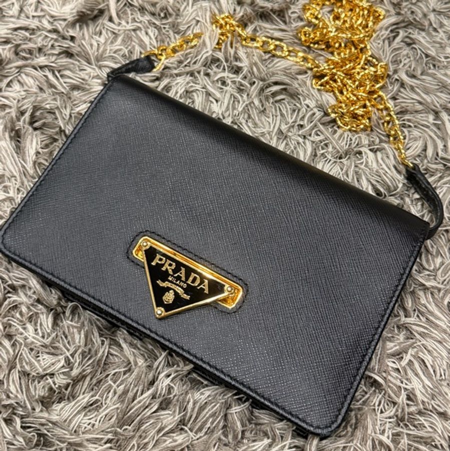 PRADA 普拉達 Saffiano 穿釦三角牌防刮牛皮雙層手拿/鍊包(黑色)-5