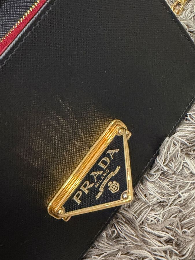 PRADA 普拉達 Saffiano 穿釦三角牌防刮牛皮雙層手拿/鍊包(黑色)-9