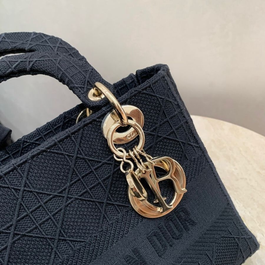 Dior 迪奧 中號 Lady D-Lite 手袋 中號黑色格紋刺繡戴妃包 手提包單肩包斜挎包 銀扣 附件:肩帶 塵袋-5