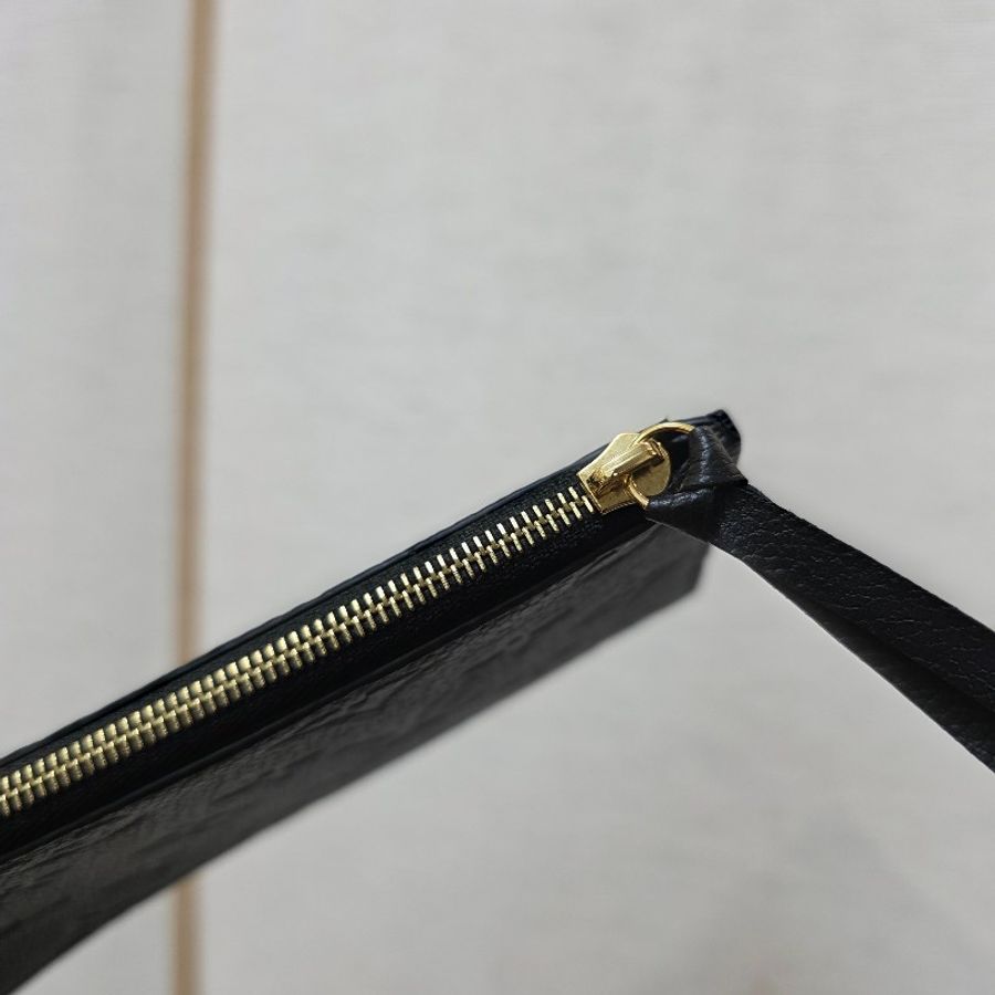 [品況優🥨專櫃銷量王] LV黑牛皮壓紋三合一斜背鍊包WOC-16