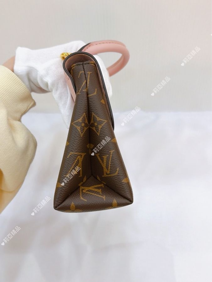 莉亞精品♡ Lv M44080 Locky BB 粉色 二手美包-6