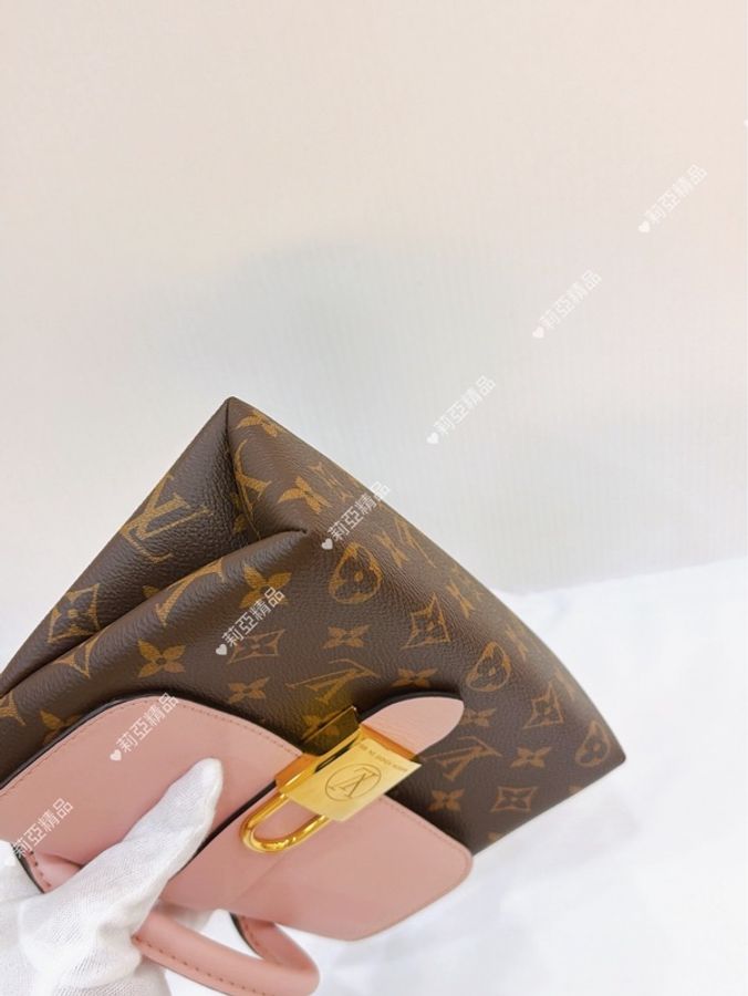 莉亞精品♡ Lv M44080 Locky BB 粉色 二手美包-8