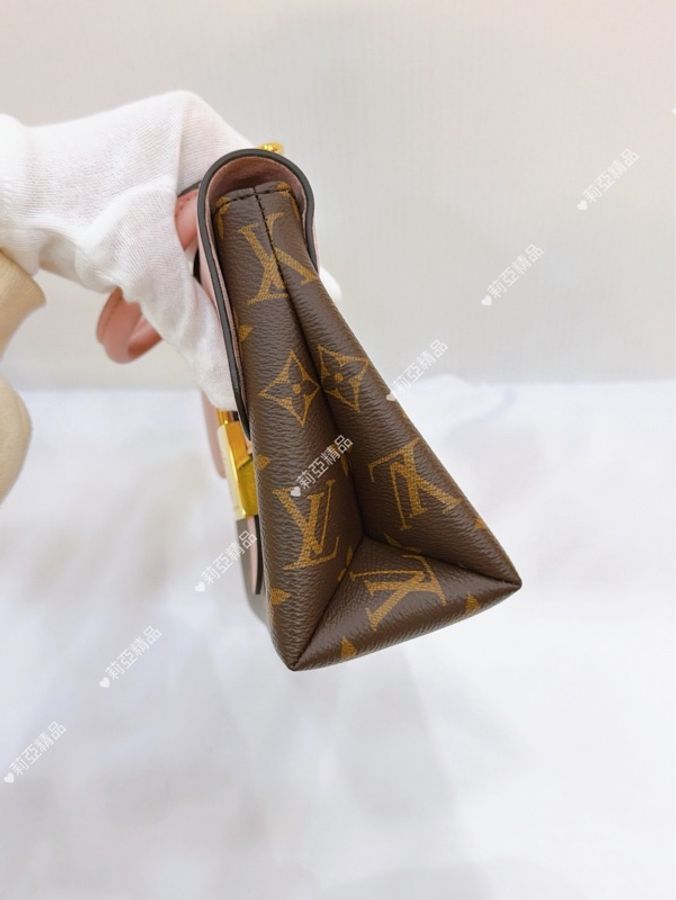 莉亞精品♡ Lv M44080 Locky BB 粉色 二手美包-9