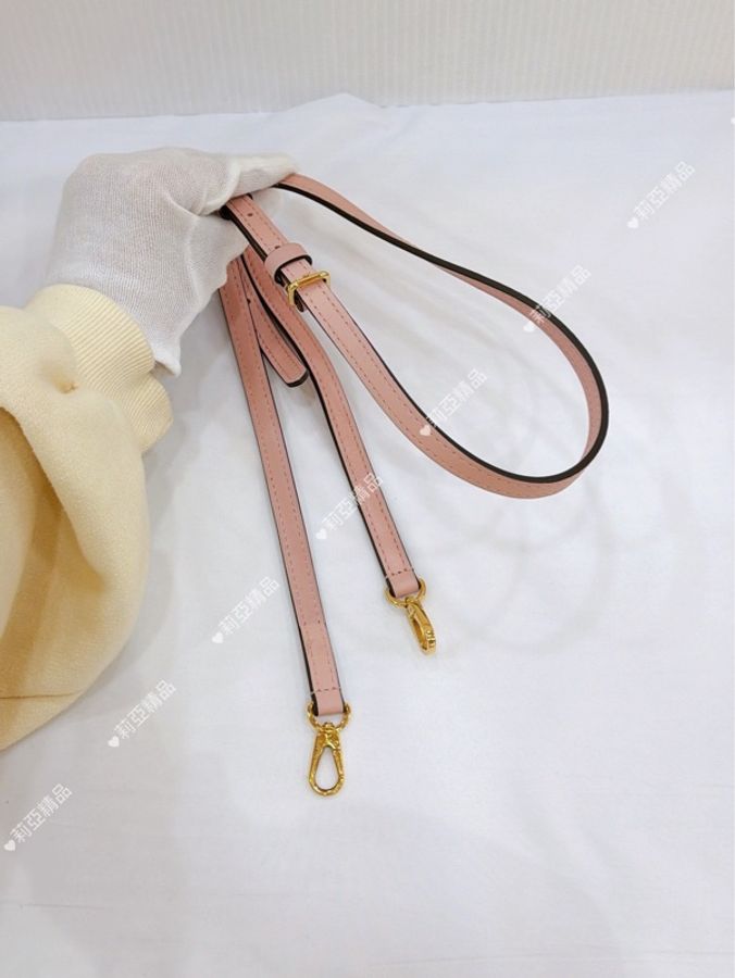 莉亞精品♡ Lv M44080 Locky BB 粉色 二手美包-13