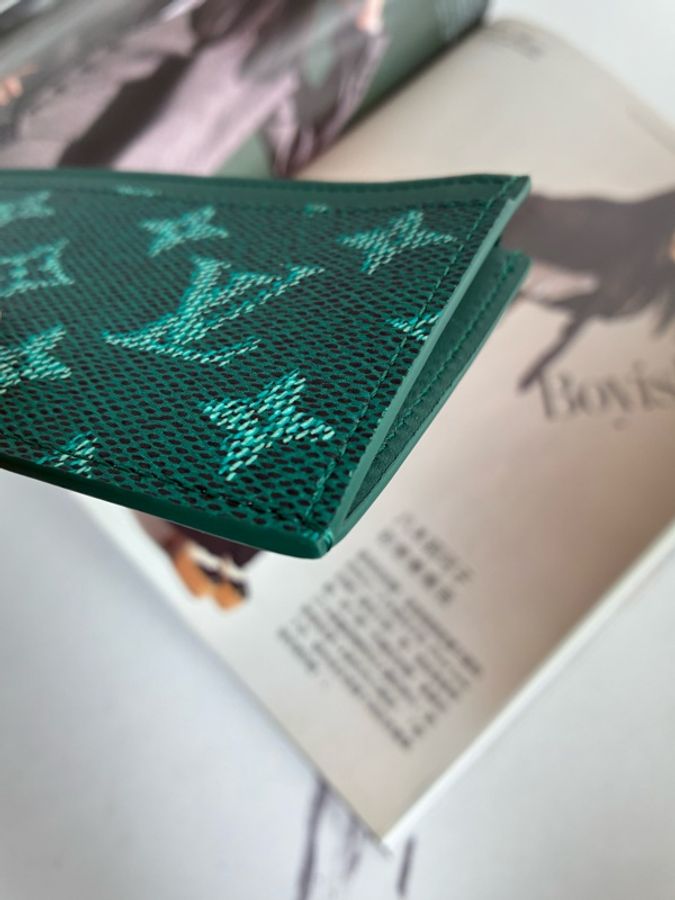 LV綠色扁一字卡片零錢包-8