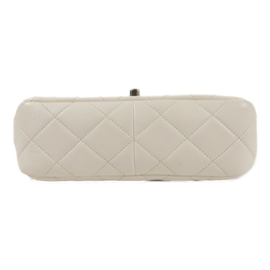 CHANEL 羊皮皮革Pearl Hairpin Badge Bag鏈帶肩背袋-3