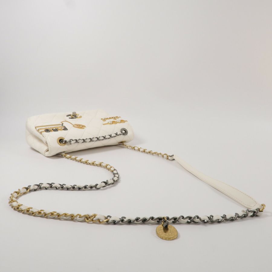 CHANEL 羊皮皮革Pearl Hairpin Badge Bag鏈帶肩背袋-12