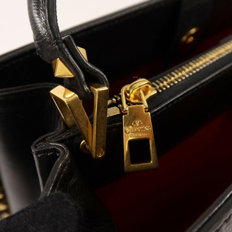 Valentino 牛皮皮革Alcove Rockstud Top Handle Medium手挽肩背兩用袋-5