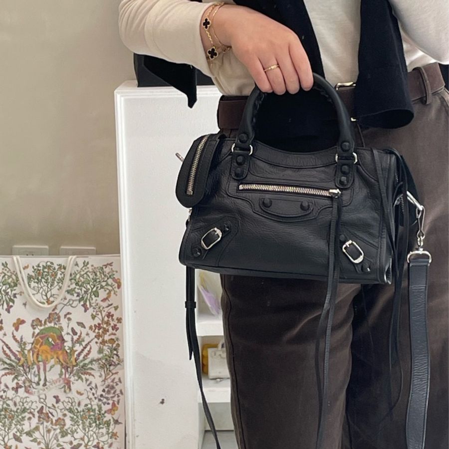 Balenciaga巴黎世家mini 黑銀油蠟皮機車包-7