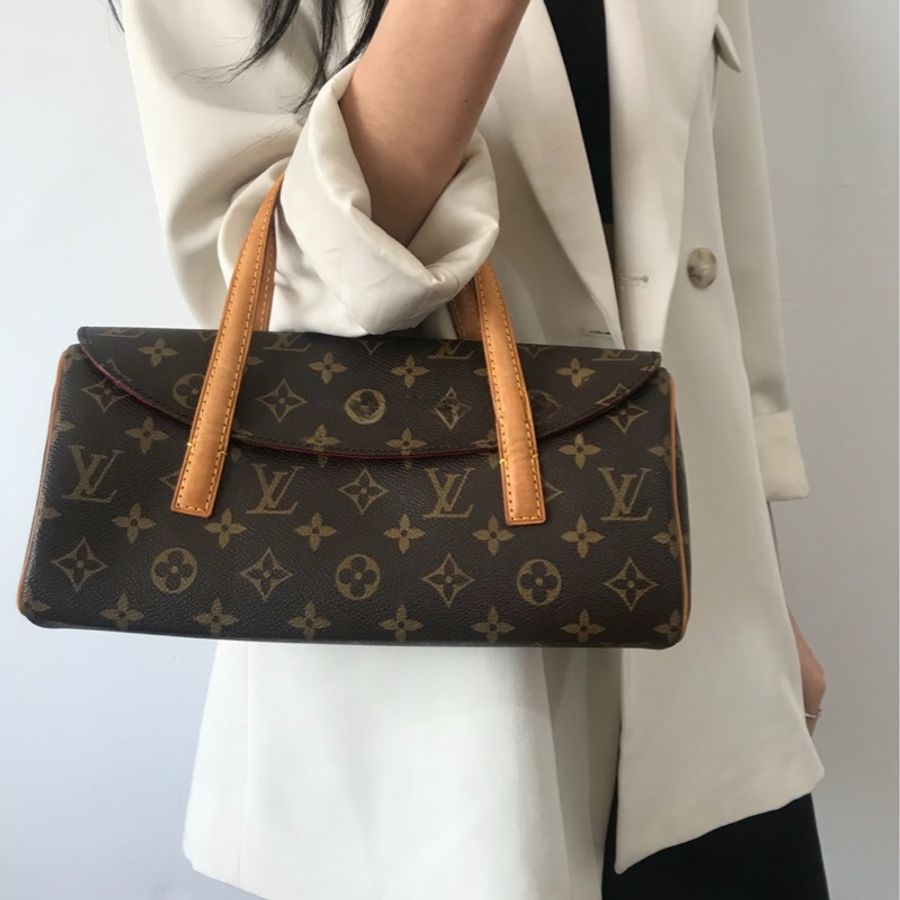 Lv高價款中還有沒漲瘋的❓快來看LV法棍包👀 LV Sonatine Clutch Bag-2