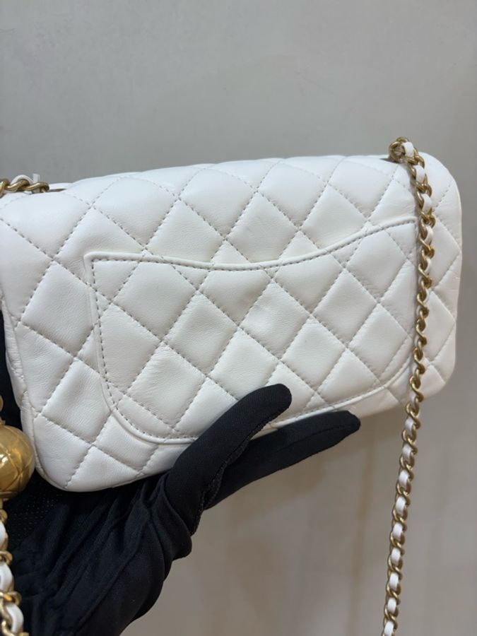 香奈兒 Chanel 白色金球CF20 全新-3