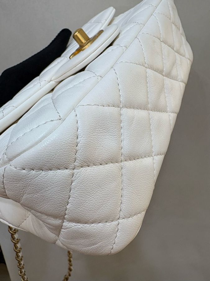 香奈兒 Chanel 白色金球CF20 全新-5