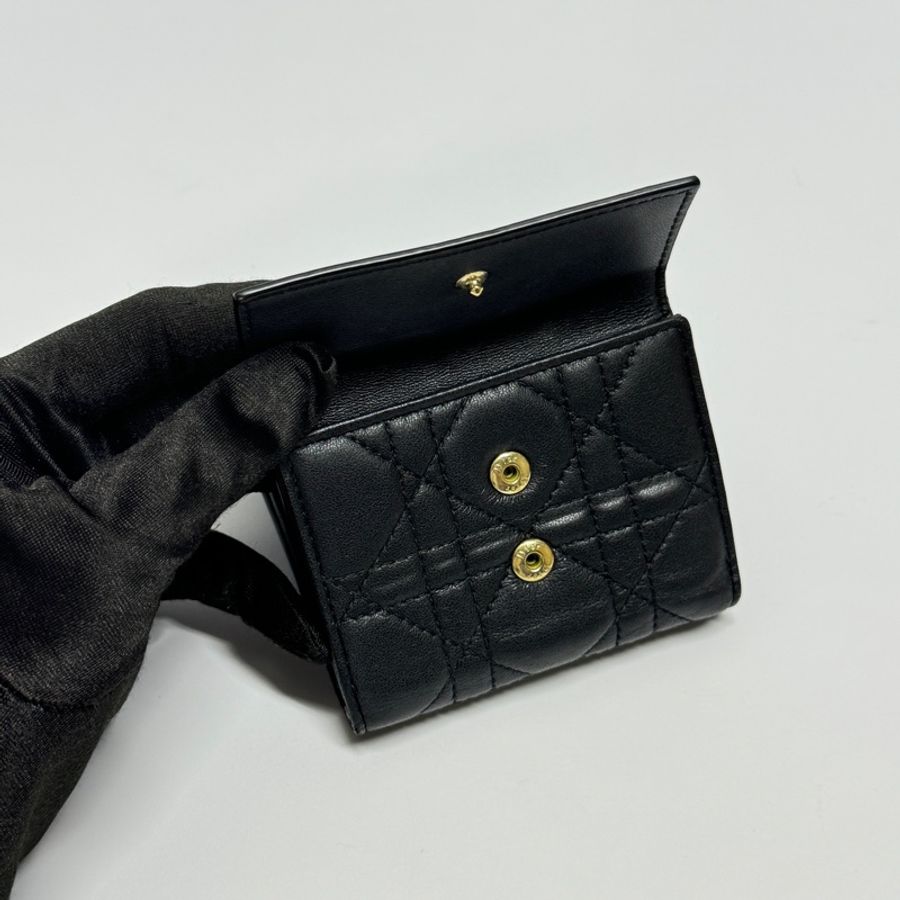 (極新🎁) DIOR 迪奧 Lady Dior Lotus 羊皮短夾 【專櫃22,000】-9