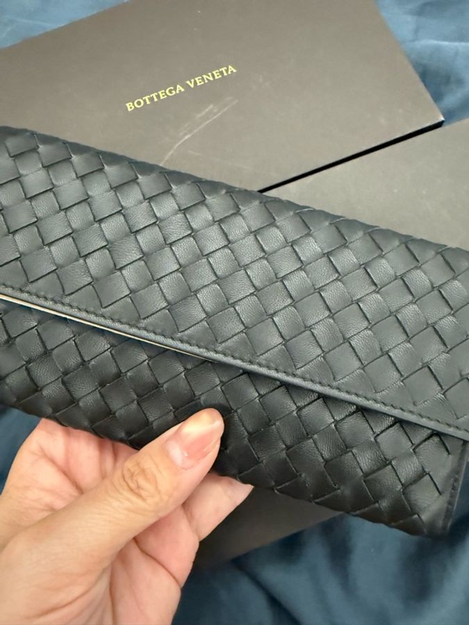 Bottega Veneta BV 經典黑色編織長夾-1