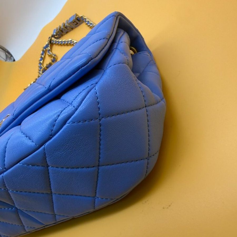 CHANEL 全新 LOGO 鏈帶 肩背包 側背包 Chain Shoudler Bag 天藍色-10