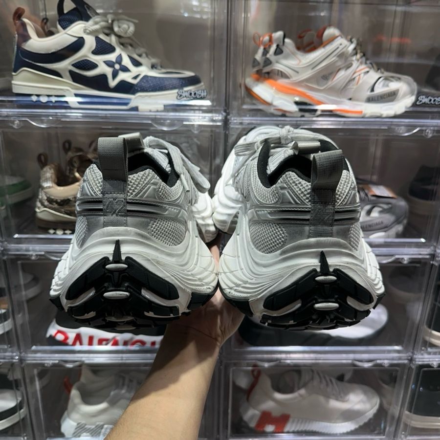 巴黎世家 10xl 灰白Eu42-4