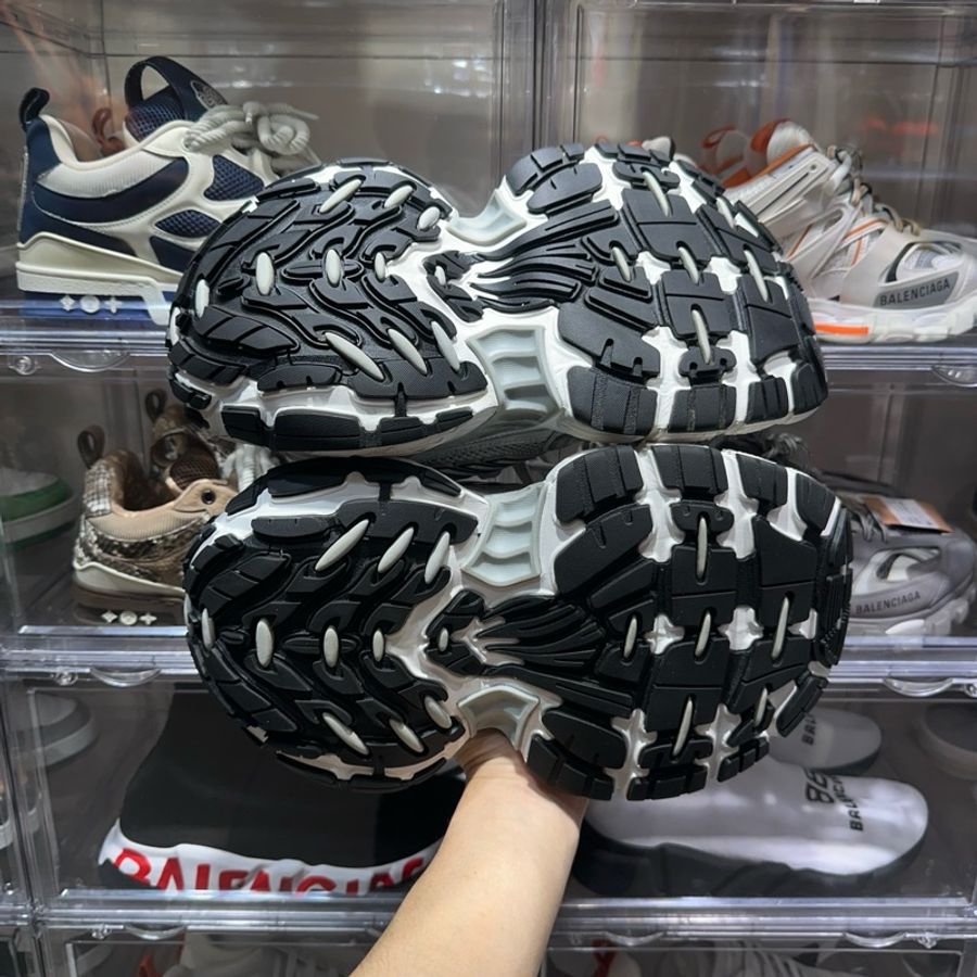 巴黎世家 10xl 灰白Eu42-5