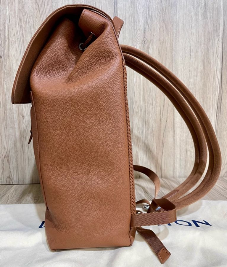 Lv 古銅色Fastline後背包（M26023）配件齊全❗️-12