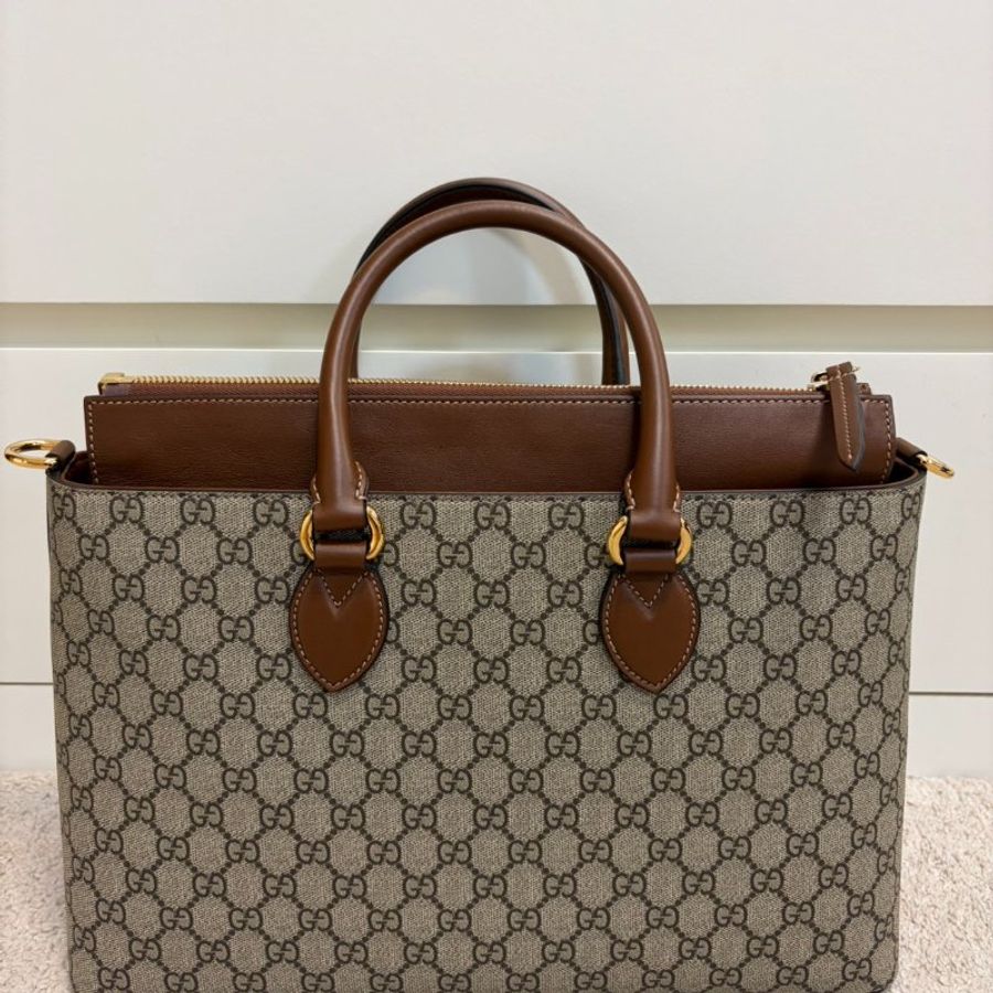 9.9成新僅家中試拿！GUCCI 古馳 779781 經典LOGO帆布皮革拉鍊手提斜背兩用包(棕色)-6