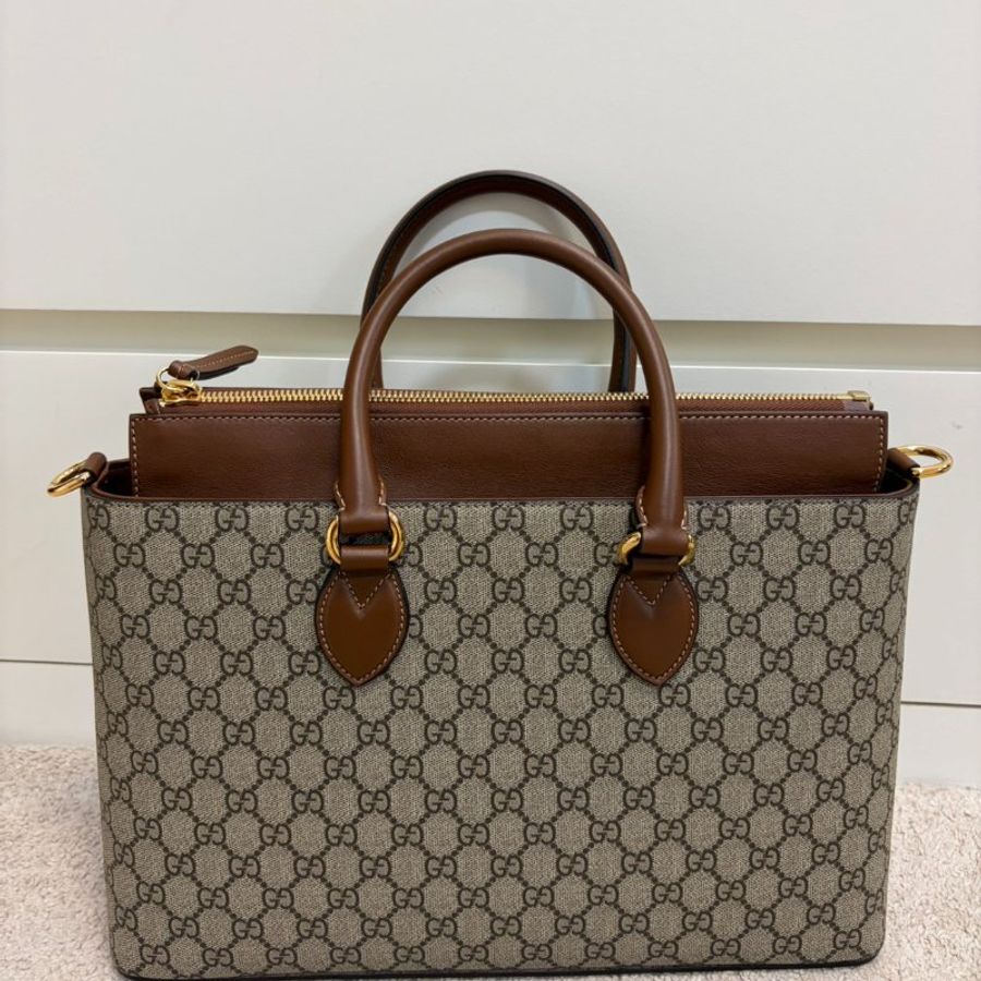 9.9成新僅家中試拿！GUCCI 古馳 779781 經典LOGO帆布皮革拉鍊手提斜背兩用包(棕色)-10