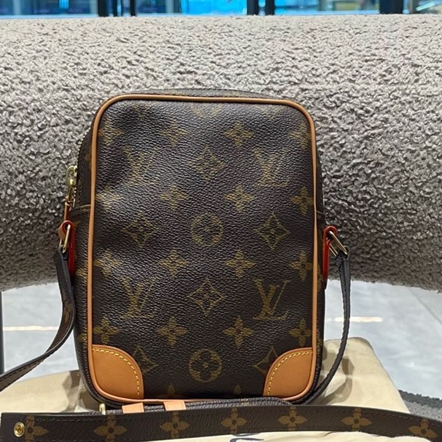 Louis Vuitton 路易威登 限量款game on雙子星愛心包-1