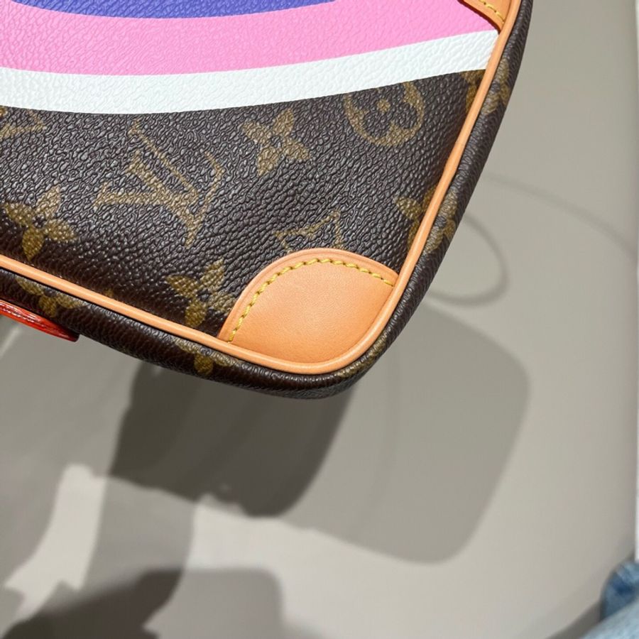 Louis Vuitton 路易威登 限量款game on雙子星愛心包-14
