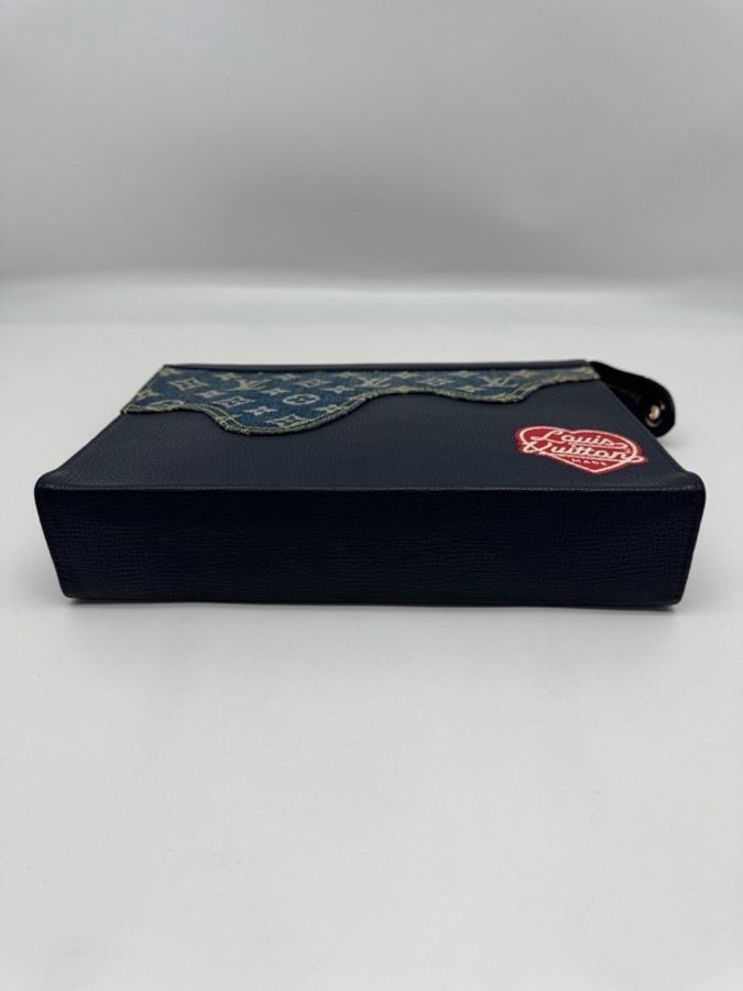 Louis Vuitton 路易威登 限量版手拿包,芯片款,尺寸27×20,-4