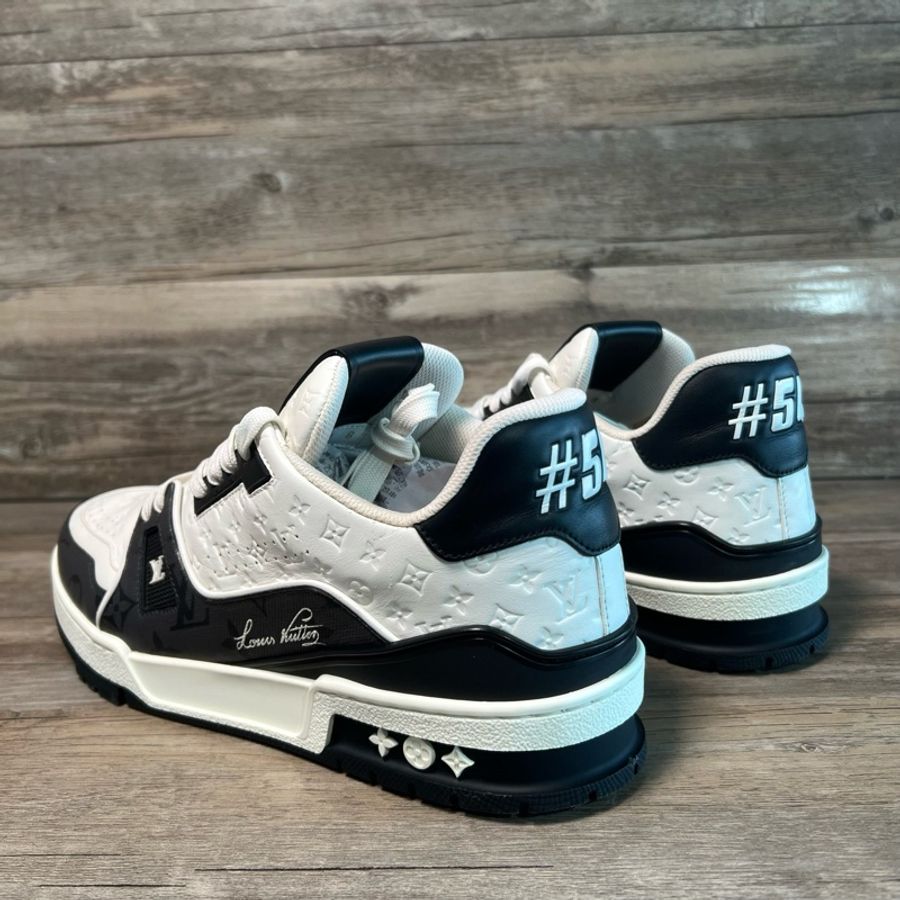 LV trainer 黑白熊貓 滿印 黑色老花 壓紋印花 浮雕 42碼-3
