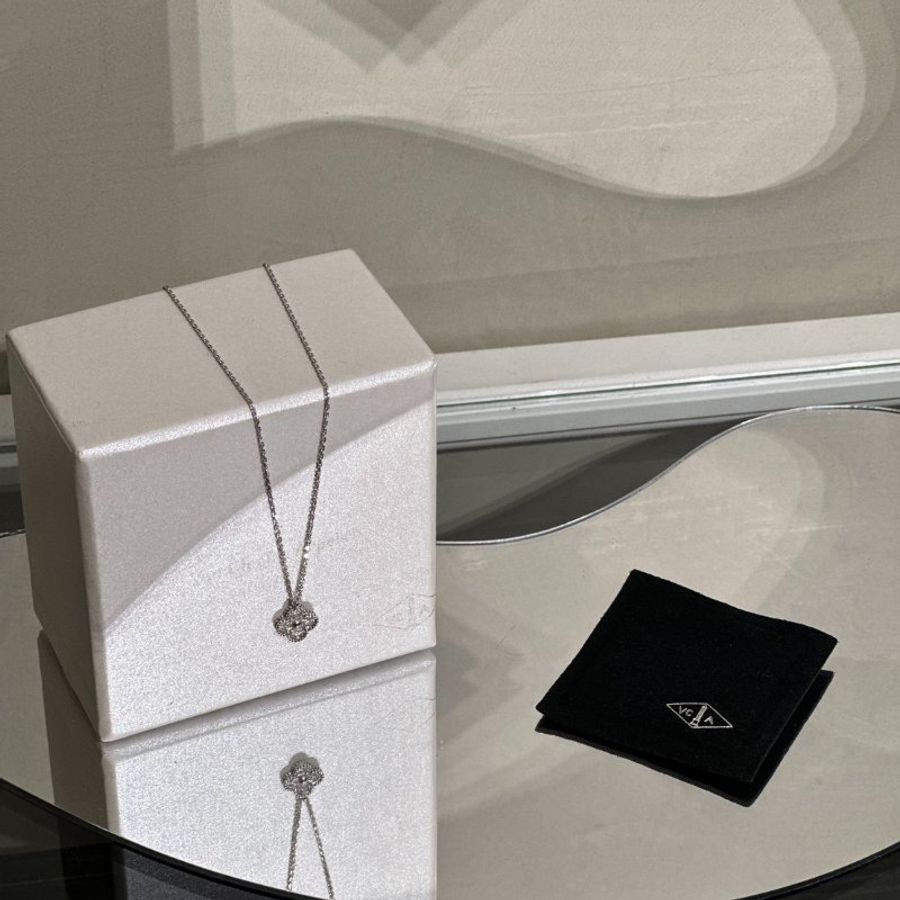 Van Cleef & Arpels 18K白金鑽石項鍊- Sweet Alhambra-4