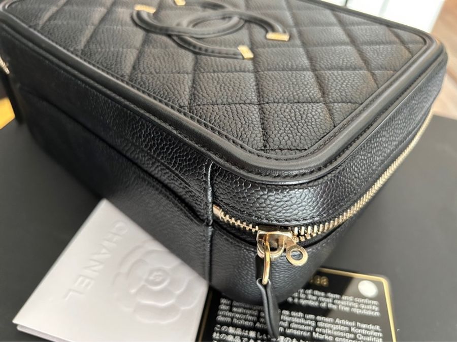 Chanel Vanity case-3