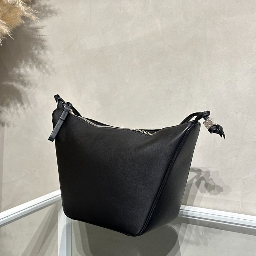 LOEWE 經典小牛皮Hammock Hobo - 黑-3