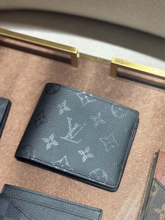 LV黑色老花銀包-0