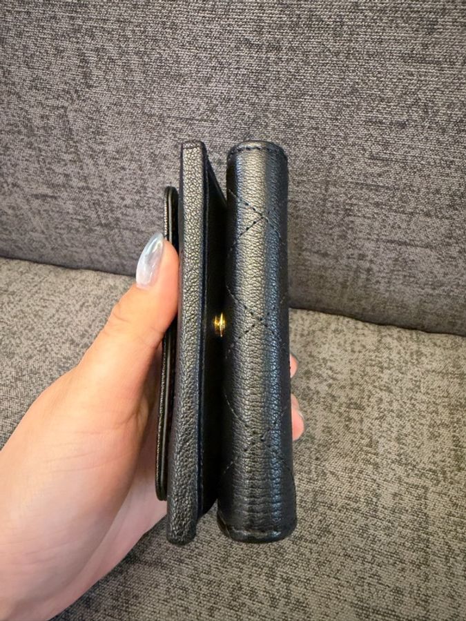 Chanel 山羊皮 淡金扣迷你三折短夾-10