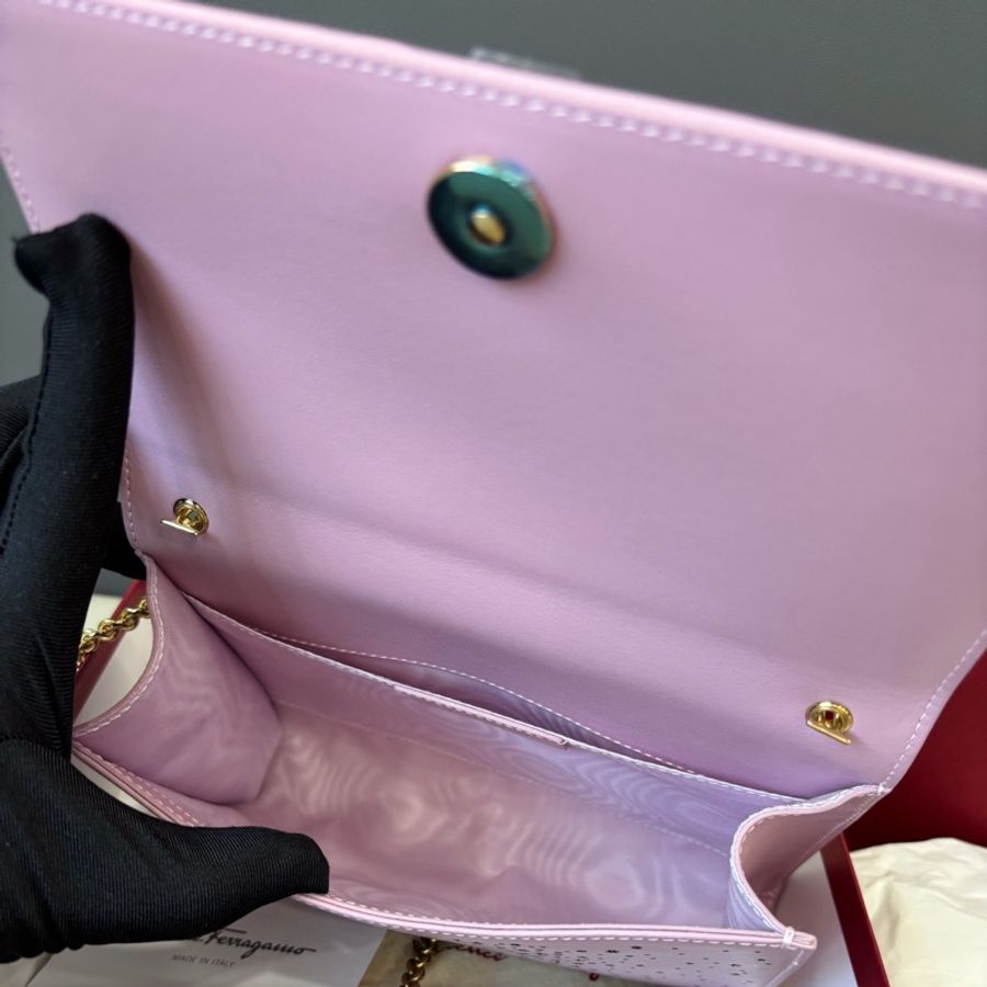 【全新品】Ferragamo 淡紫色vara蝴蝶結鏈條包-8