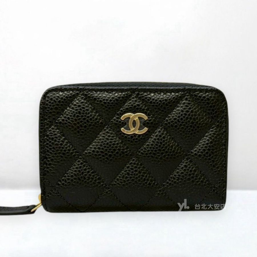 A13309-CHANEL COCO黑色荔枝牛皮金釦ㄇ拉零錢包AP021-0