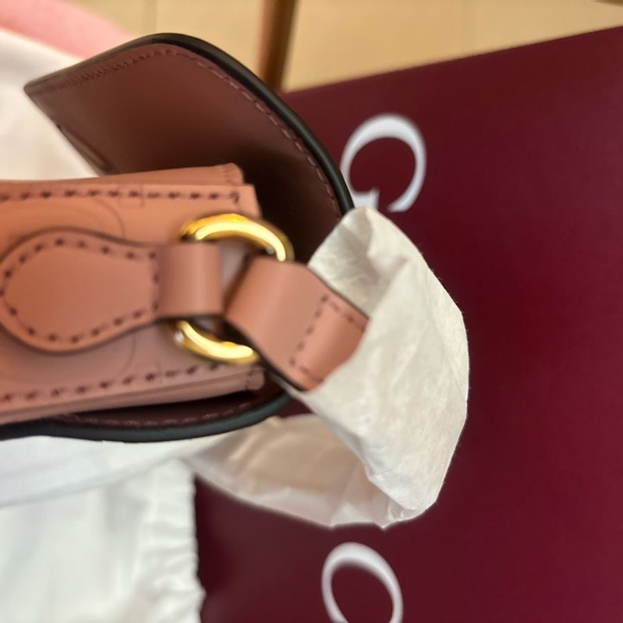Gucci 玫瑰粉信封斜背包-10